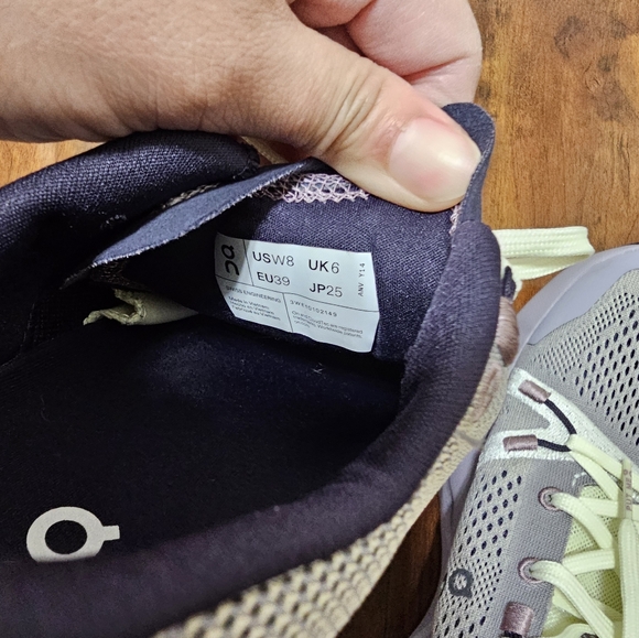 On Women's Cloudsurfer Trail Running shoes - Picture 6 of 6